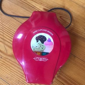 Bella Cucina mini cupcake maker